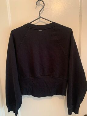Lovely Victoria Secret Black Crewneck Sweater SZ L